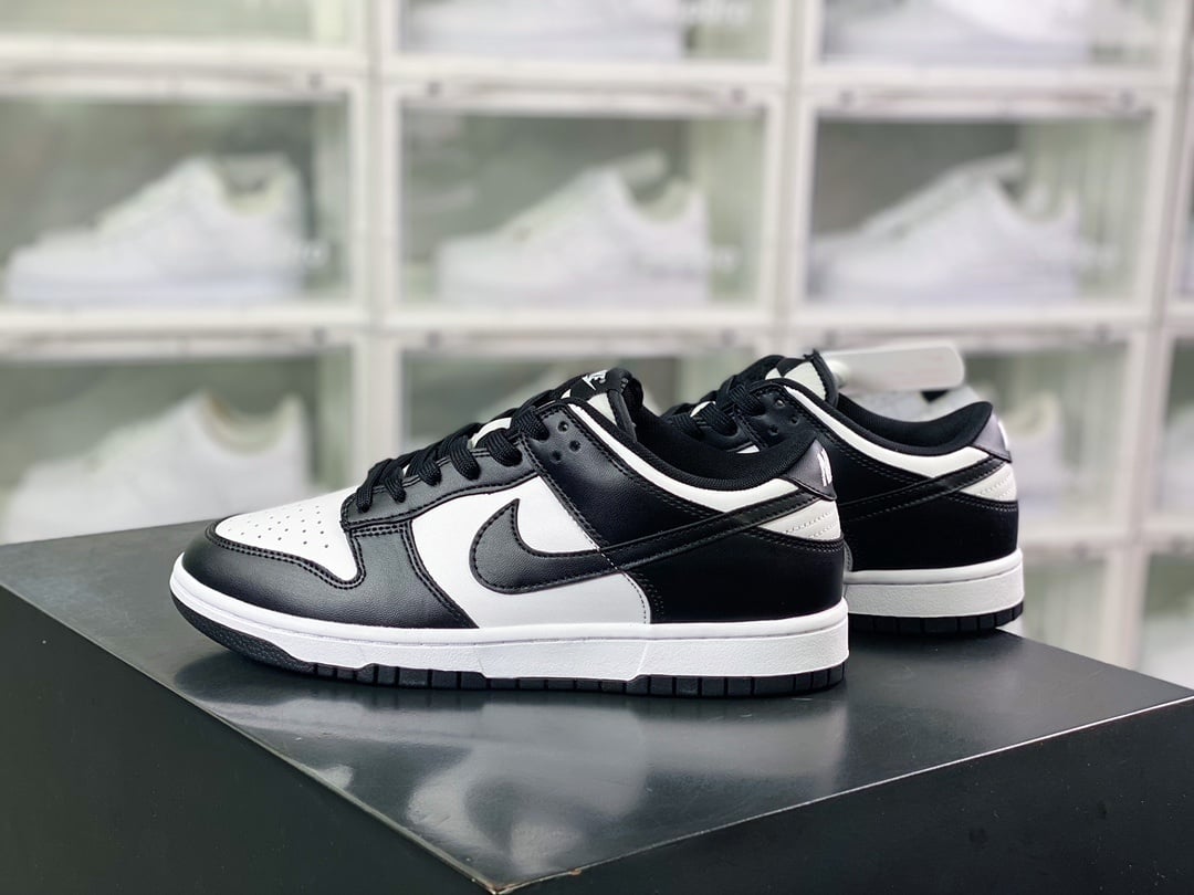 NK Dunk Low Preto e Branco Panda - Vista 2