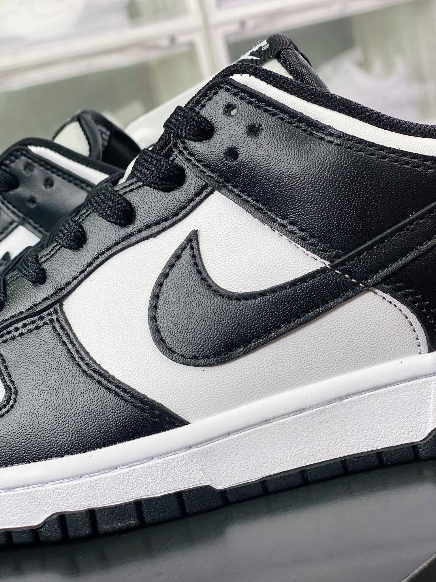 NK Dunk Low Preto e Branco Panda - Vista 7