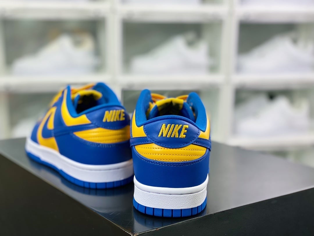NK Dunk Low Azul Royal e Ouro Universitário - Vista 3