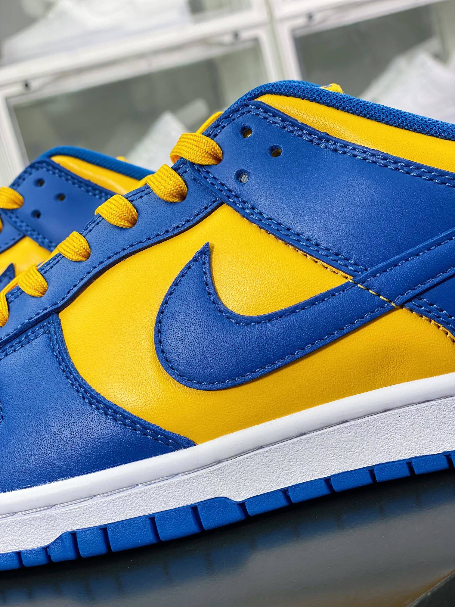 NK Dunk Low Azul Royal e Ouro Universitário - Vista 7