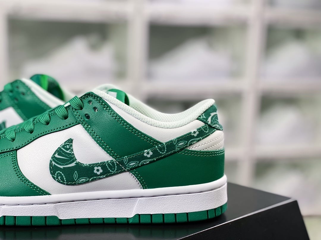 NK Dunk Low Verde Escuro, Branco e Cashew - Vista 9