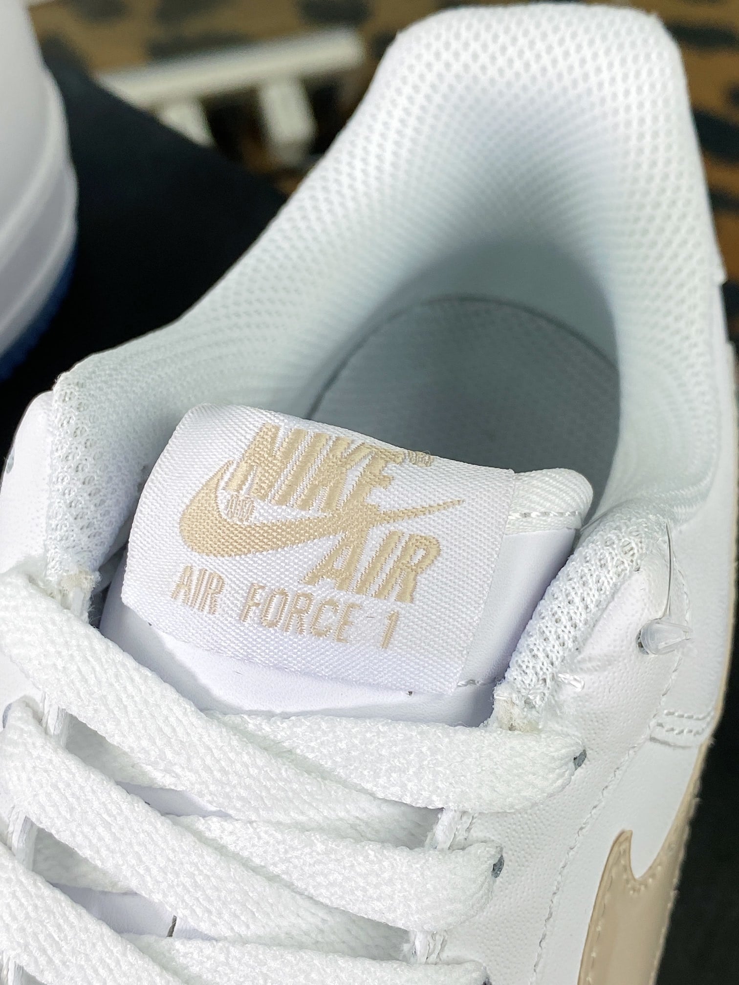 Nike Leather Branco e Khaki Gradiente Hook - Vista 7