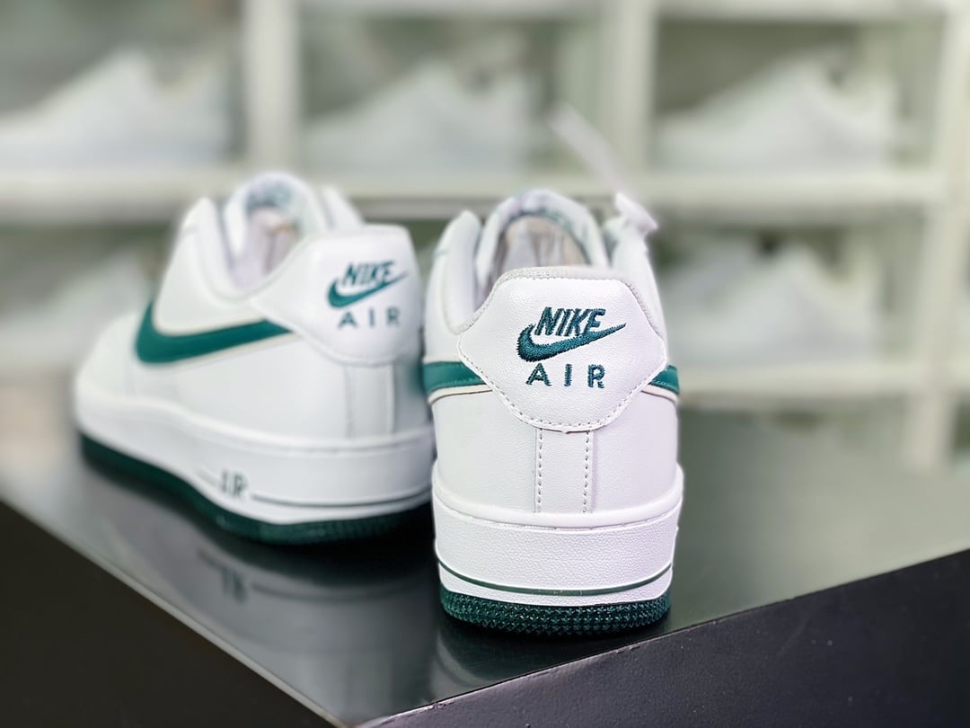 Nike Leather Branco e Verde Escuro com Hook Bordado - Vista 4