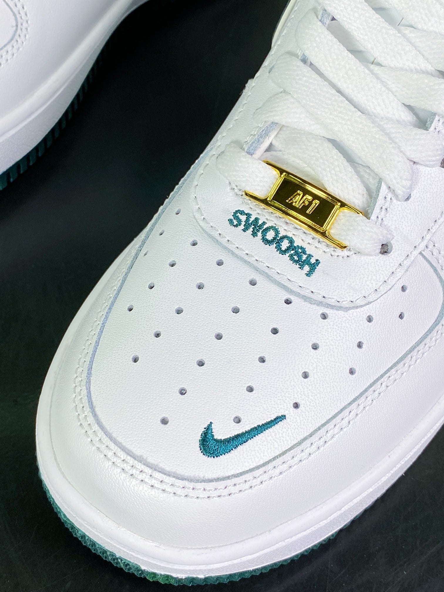 Nike Leather Branco e Verde Escuro com Hook Bordado - Vista 6