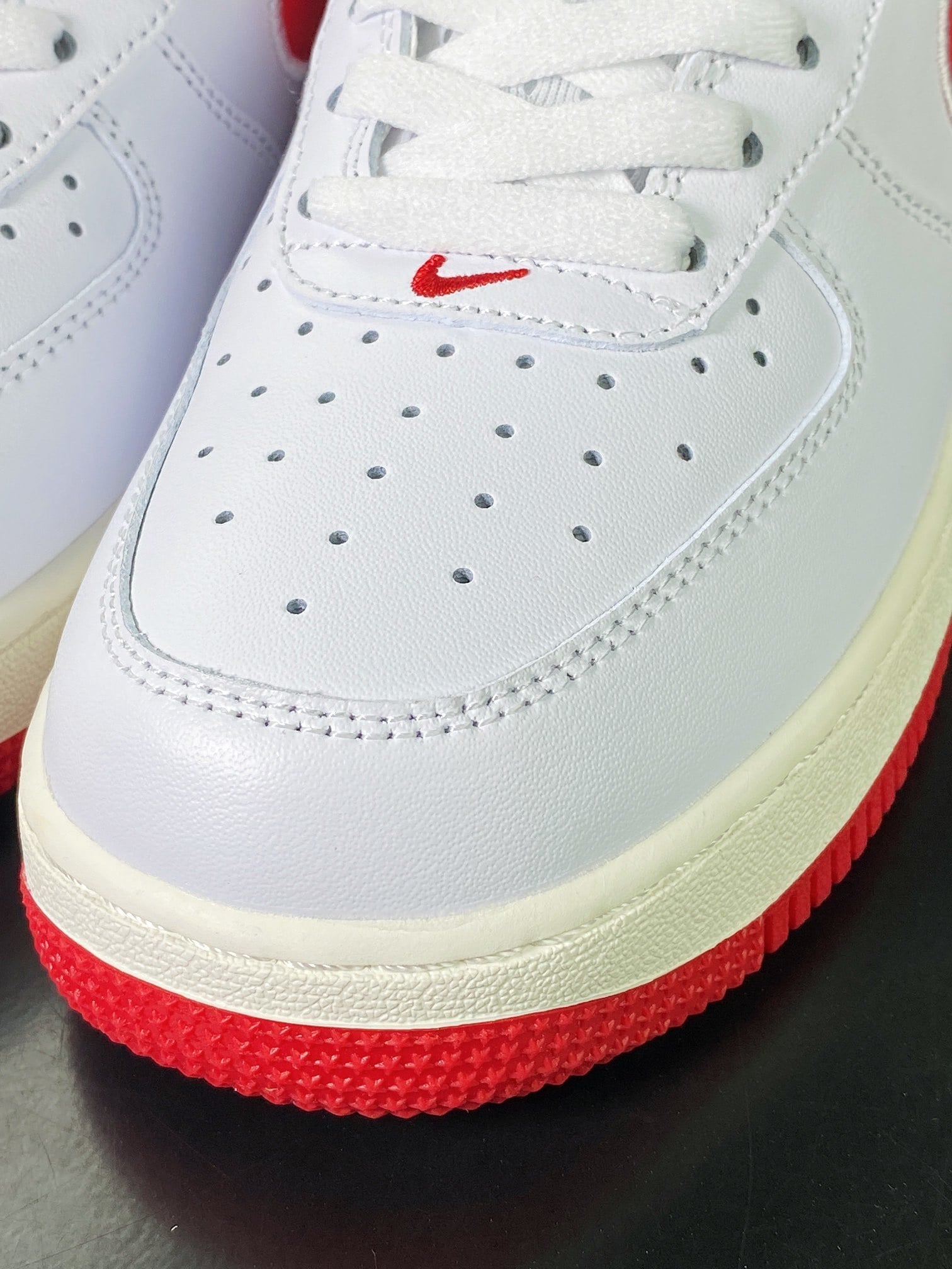 Nike Leather Branco e University Red Bordado Hook - Vista 6