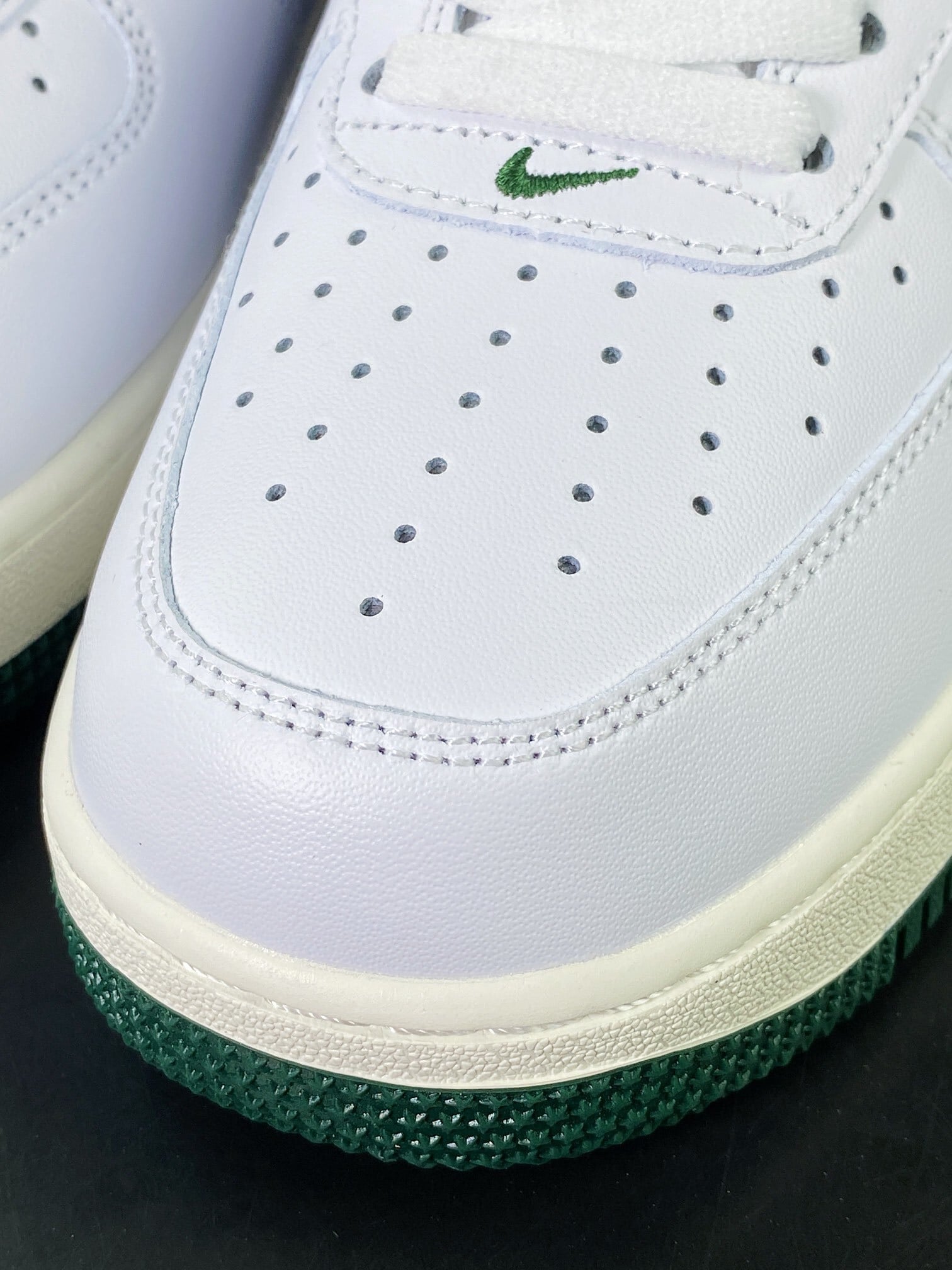 Nike Leather Branco e Verde Floresta Bordado Hook - Vista 6