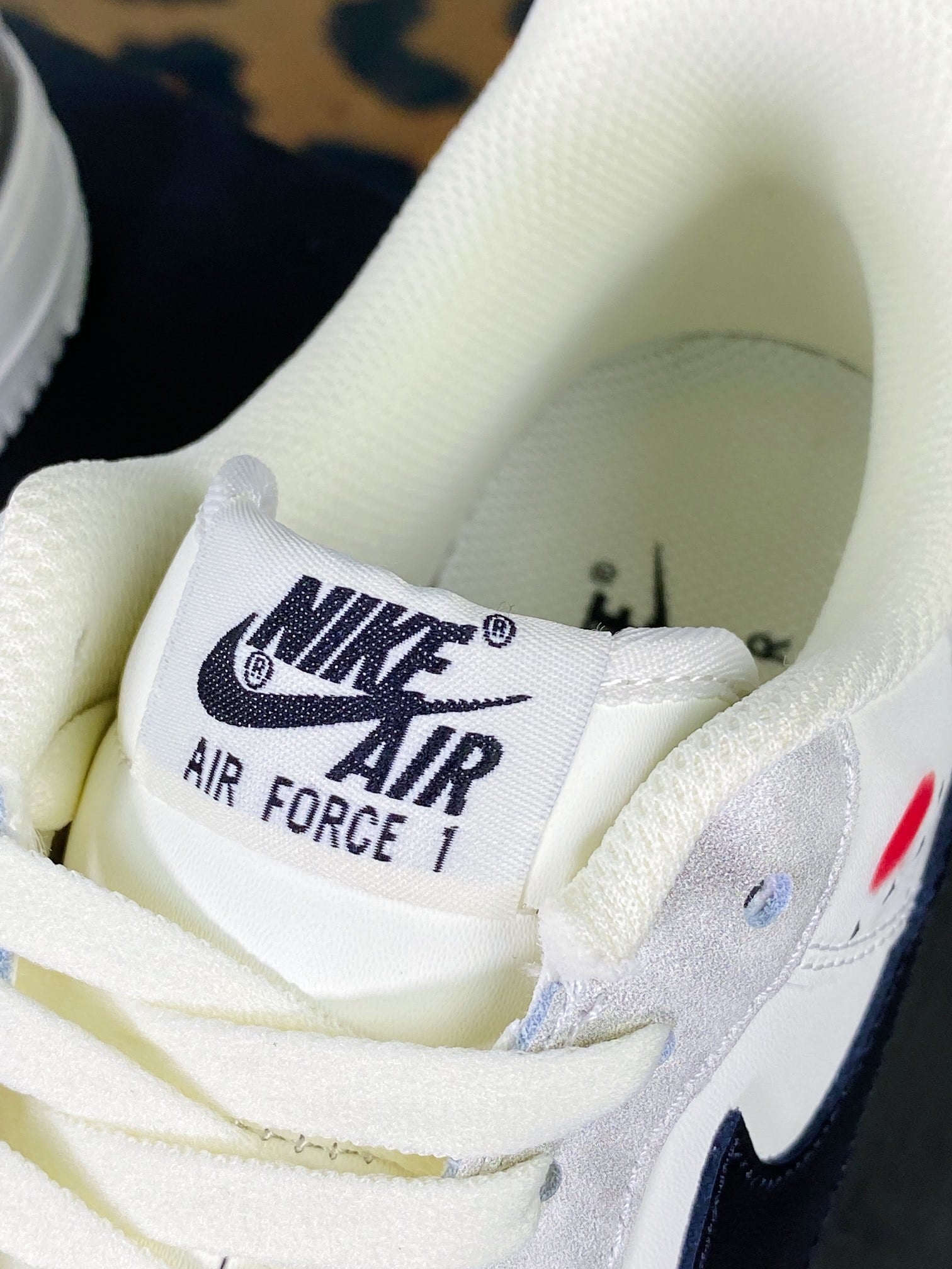 Nike Leather Branco, Cinza e Preto Paisagem - Vista 7