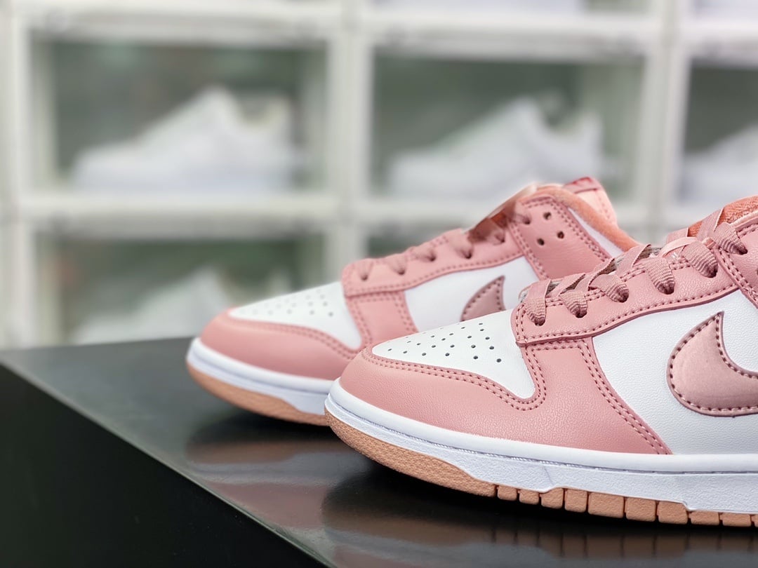 NK Dunk Low Branco e Rosa - Vista 8