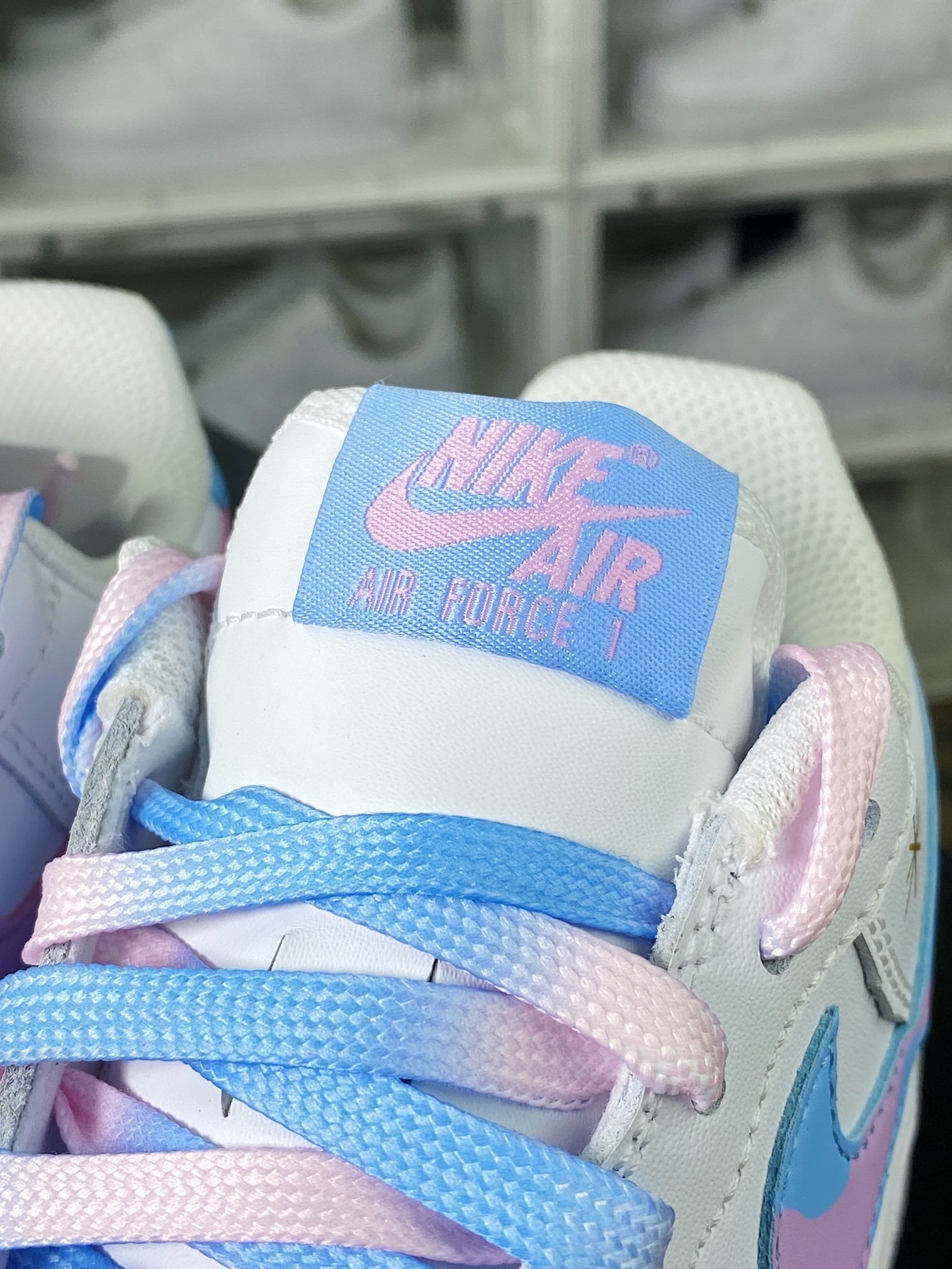 Nike Leather Branco, Rosa e Azul Graffiti - Vista 7