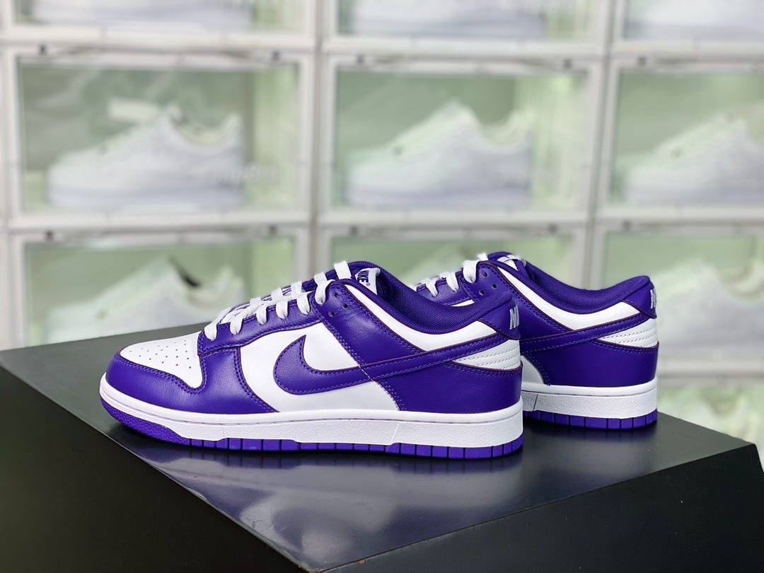 NK Dunk Low Roxo e Branco Academia - Vista 2