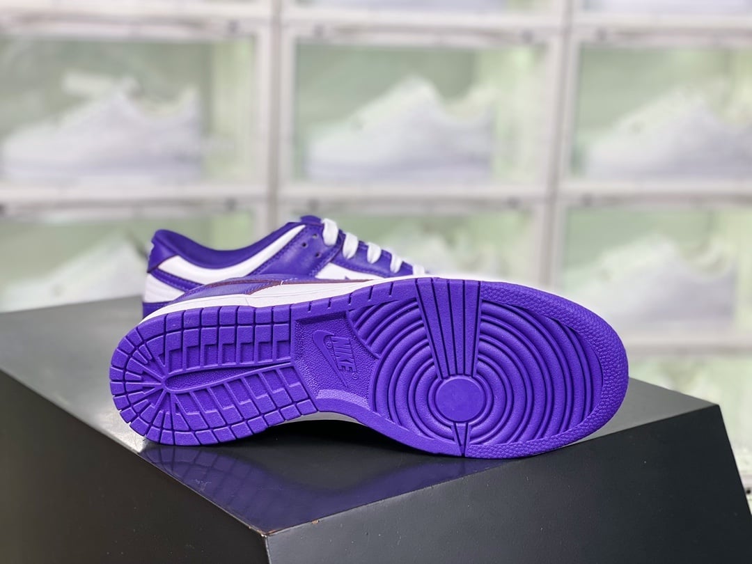 NK Dunk Low Roxo e Branco Academia - Vista 4