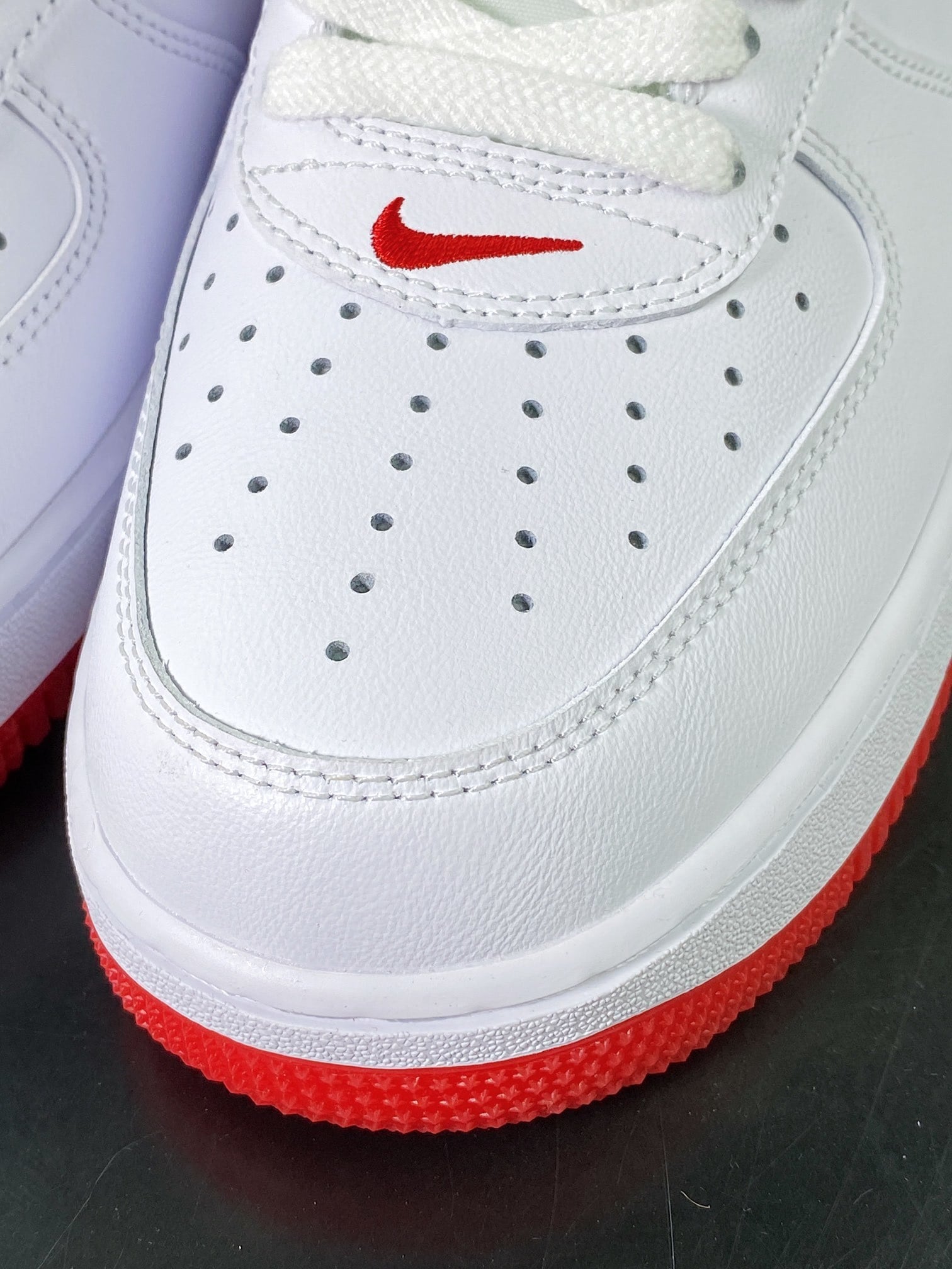 Nike Leather Branco e Vermelho com Hook de Cristal - Vista 6