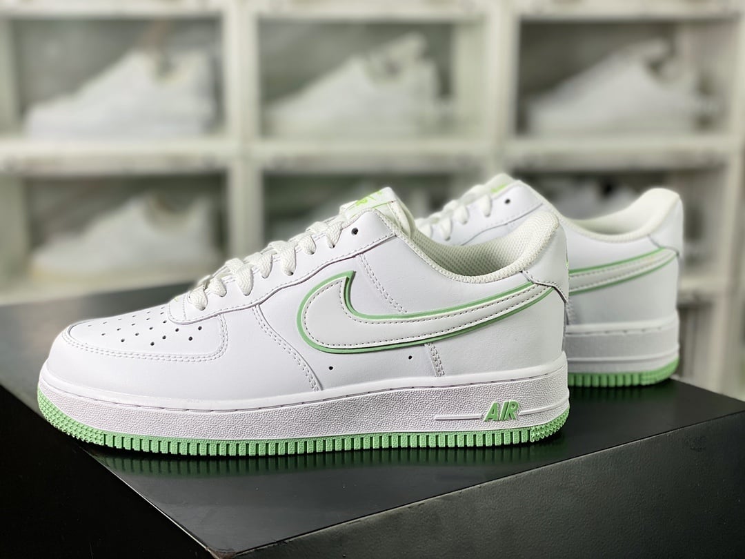 Nike Leather Branco e Menta com Hook Sobreposto - Vista 2