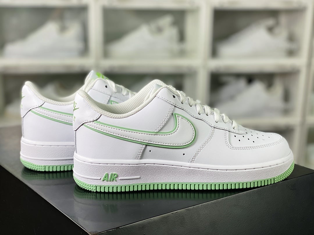 Nike Leather Branco e Menta com Hook Sobreposto - Vista 3
