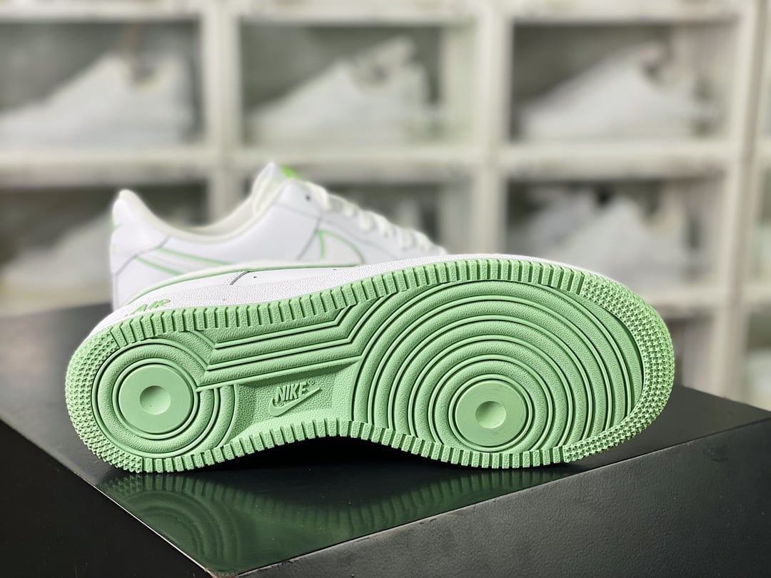 Nike Leather Branco e Menta com Hook Sobreposto - Vista 5