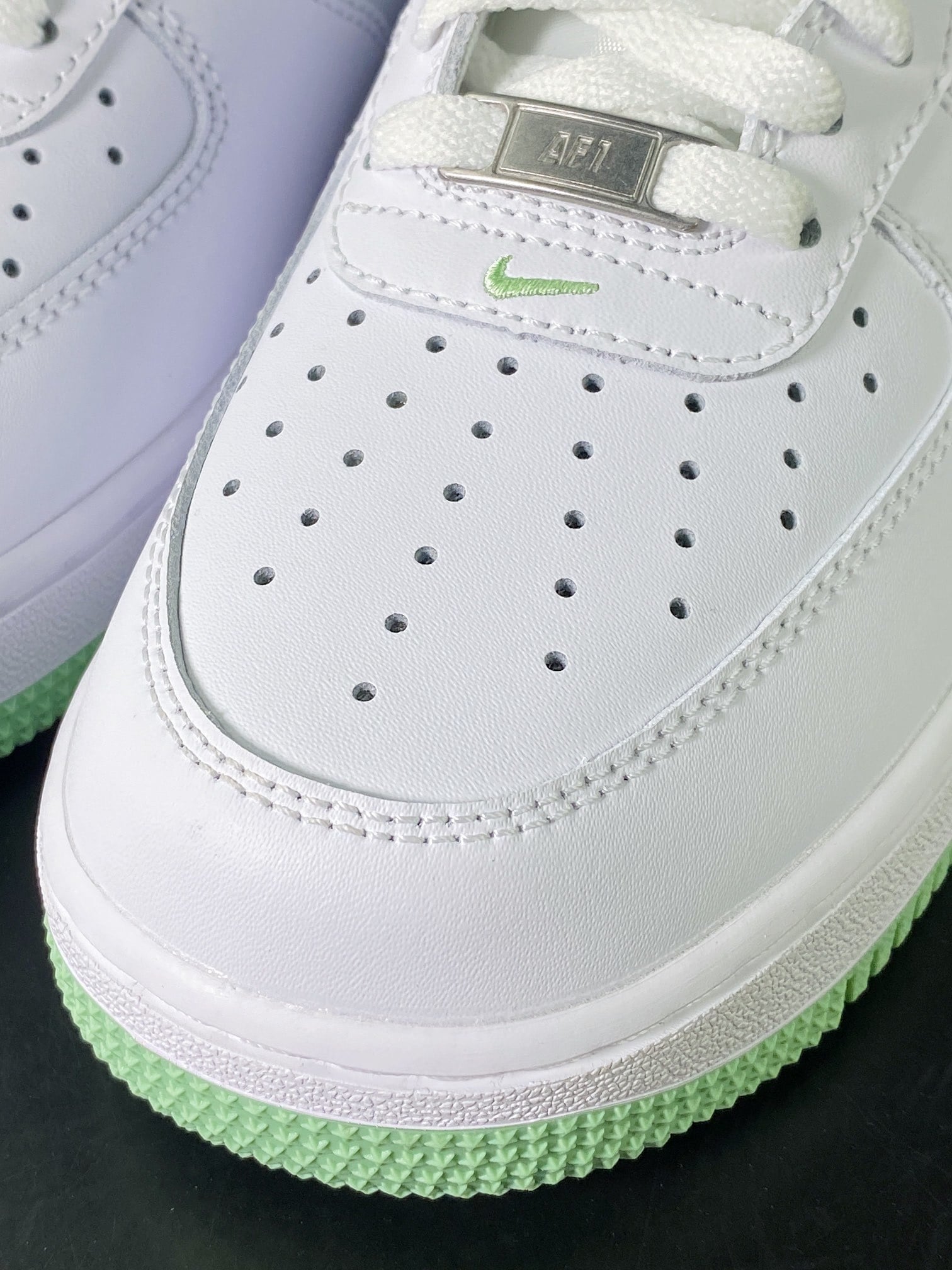 Nike Leather Branco e Menta com Hook Sobreposto - Vista 6