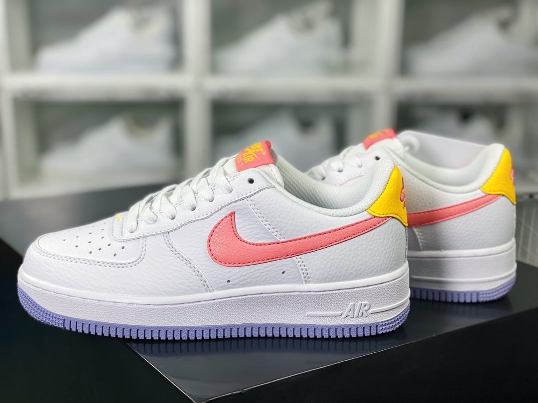 Nike Leather Branco com Amarelo e Coral - Vista 3