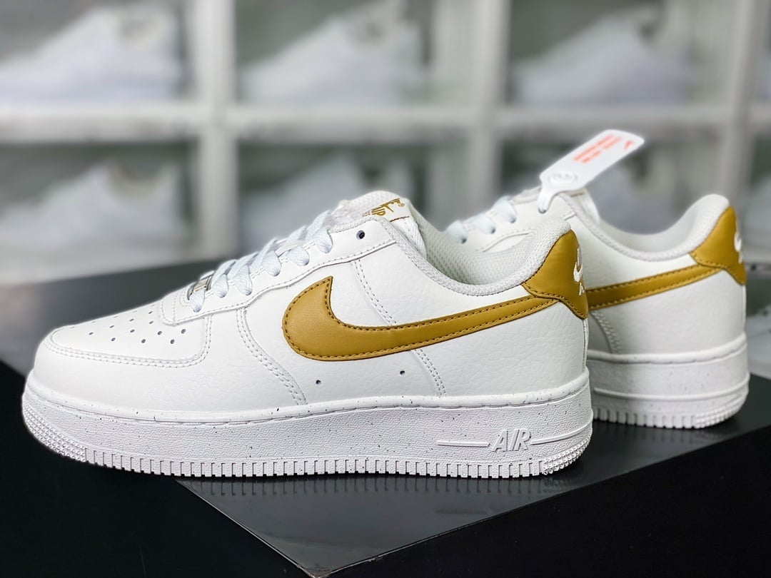 Nike Leather Creme e Bronze Hook - Vista 3