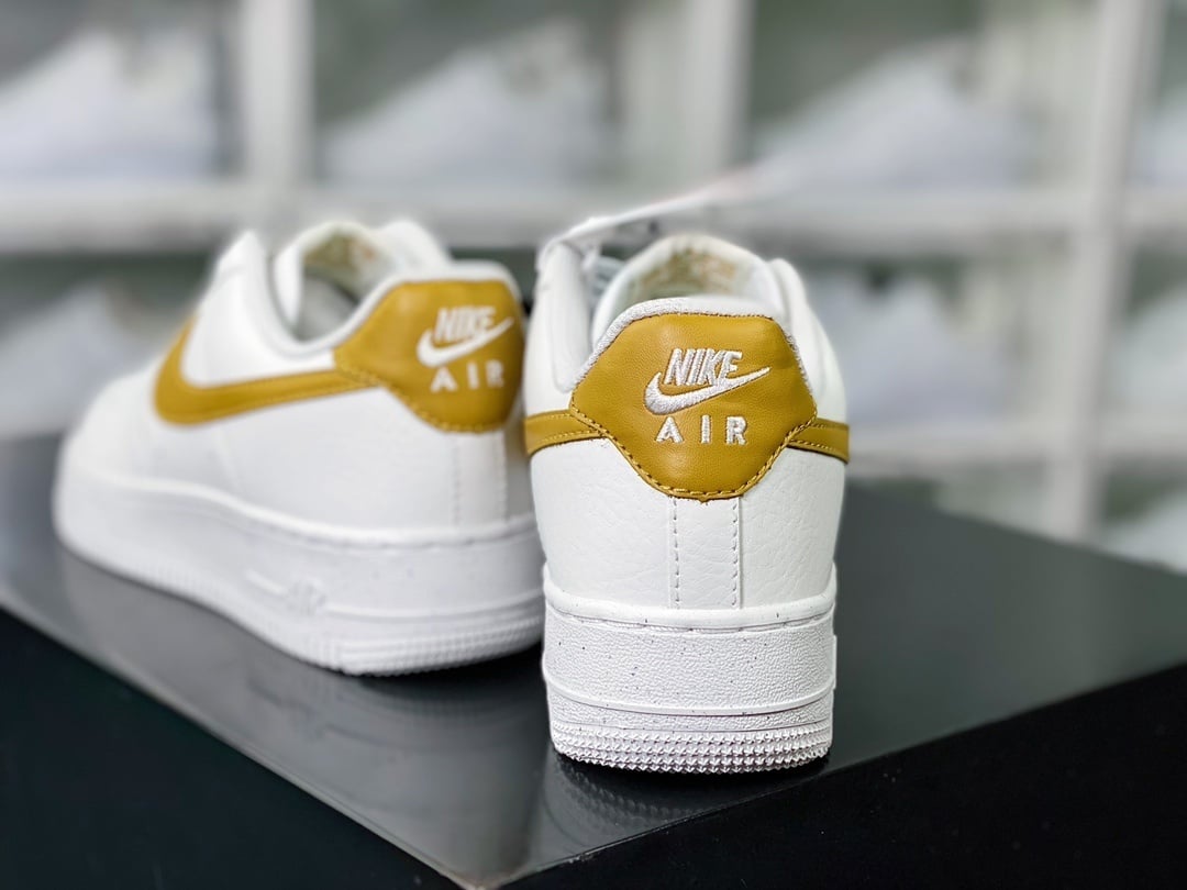 Nike Leather Creme e Bronze Hook - Vista 4