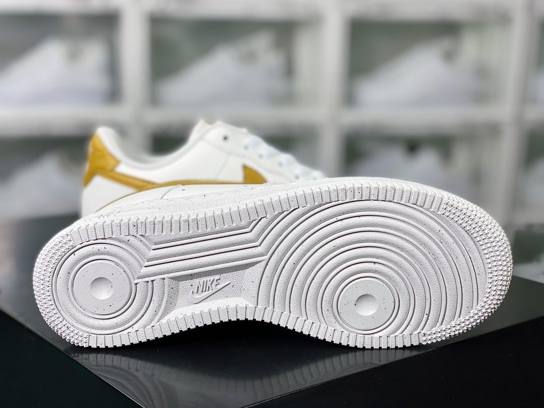 Nike Leather Creme e Bronze Hook - Vista 5