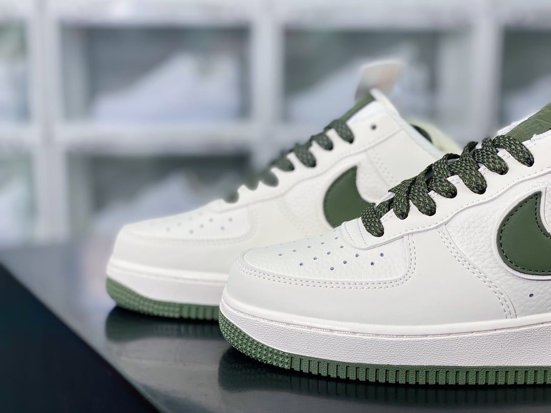 Nike Leather Creme Matcha 3M Reflective Double Hook - Vista 8