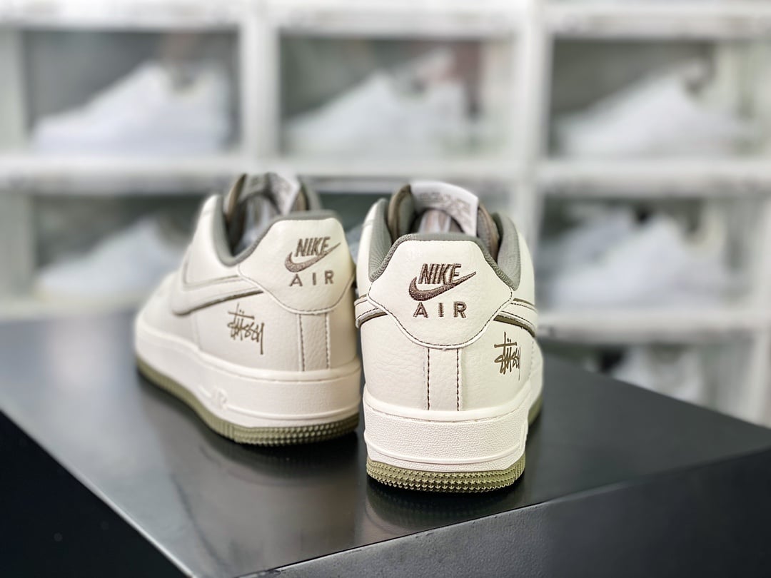 Nike Leather Creme, Olive e Marrom Reflective - Vista 4