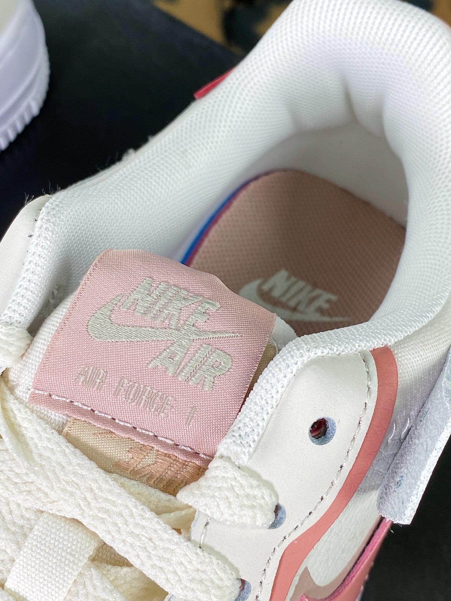 Nike Leather Creme e Rosa - Vista 7