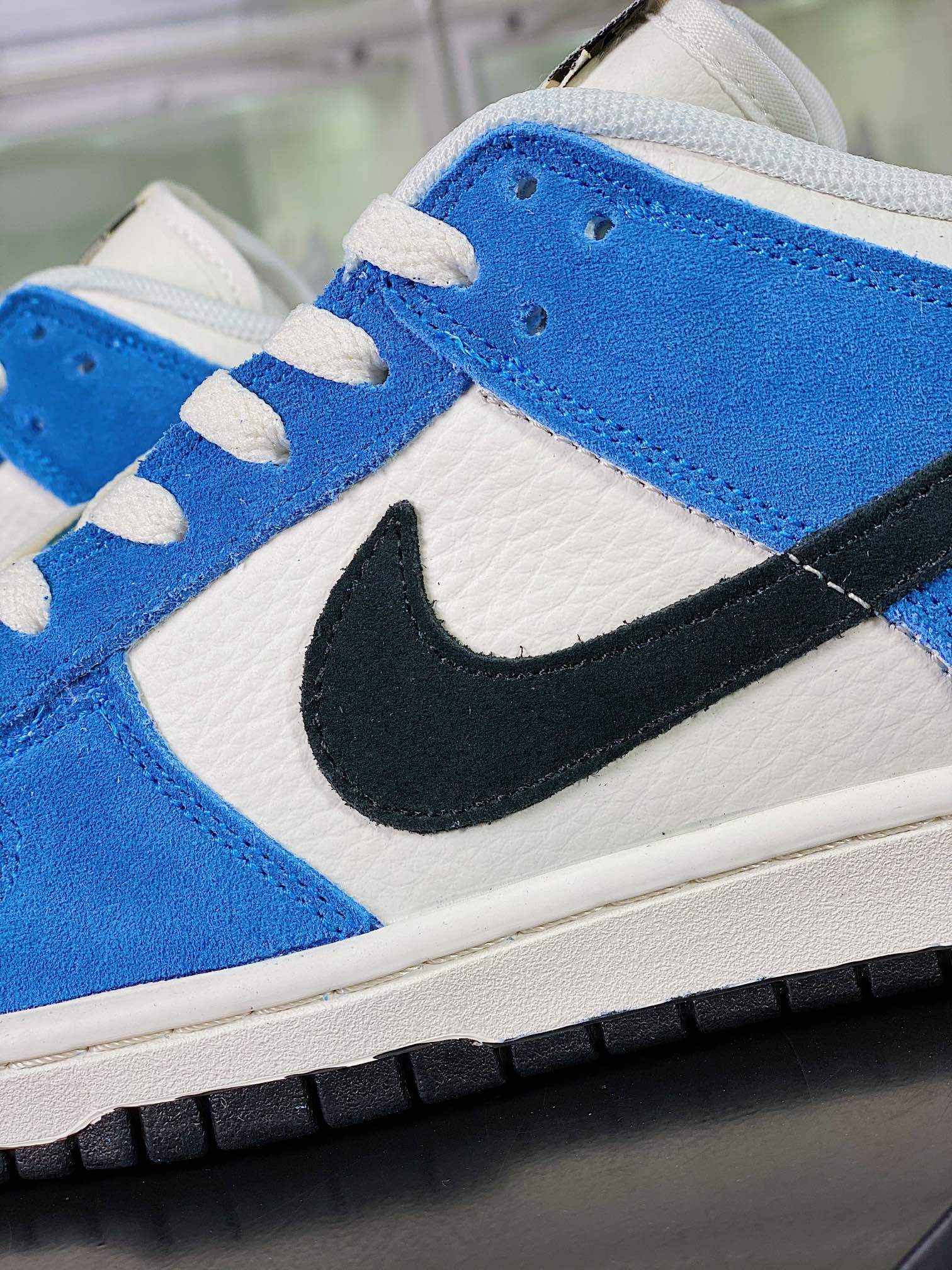 NK Dunk Low Racing Blue e Preto - Vista 7