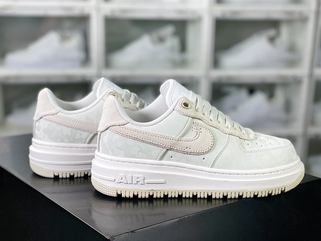 Nike Leather Creme e Branco Leopardo - Vista 3