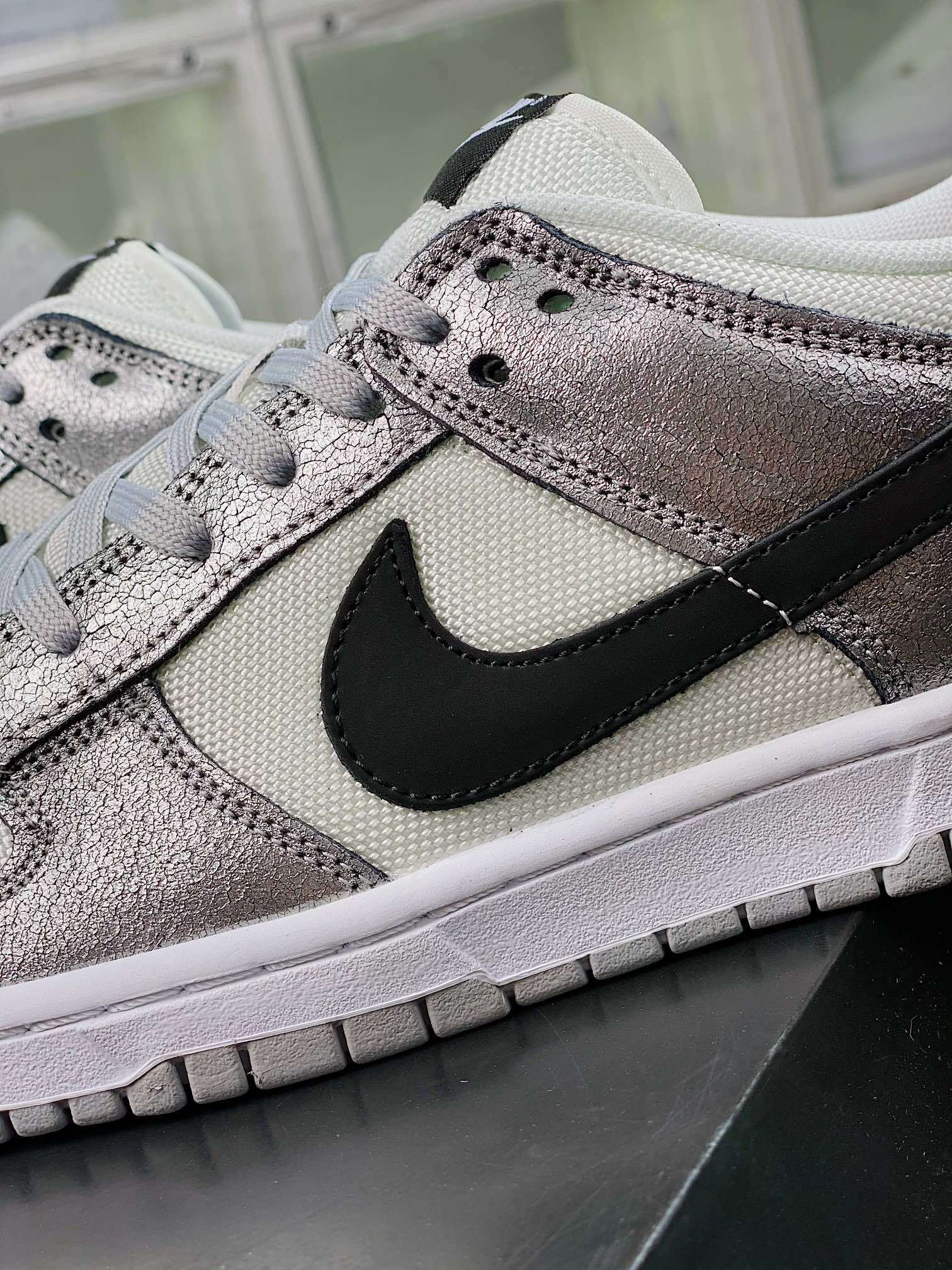 NK Dunk Low Couro Prateado - Vista 7