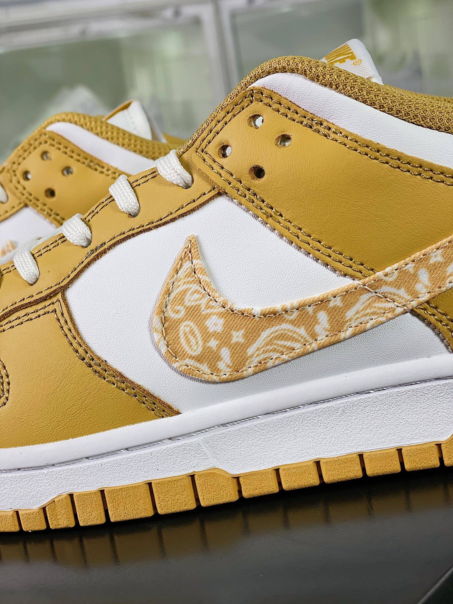 NK Dunk Low Couro Amarelo e Branco Paisley - Vista 7