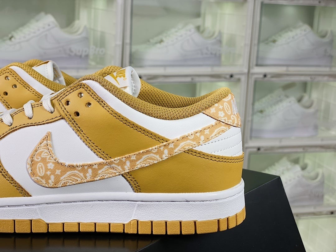NK Dunk Low Couro Amarelo e Branco Paisley - Vista 9