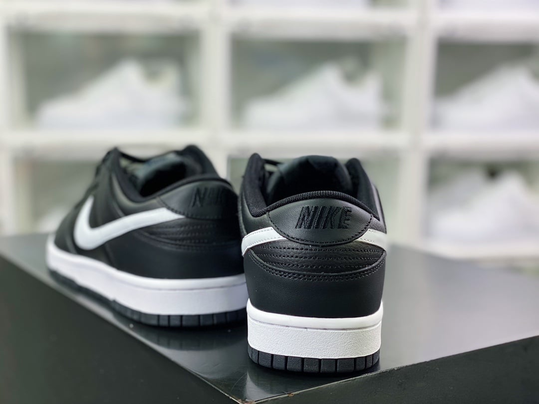 NK Dunk Low Preto e Branco com Gancho - Vista 4