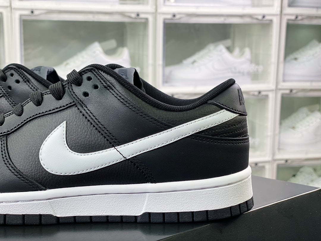 NK Dunk Low Preto e Branco com Gancho - Vista 9