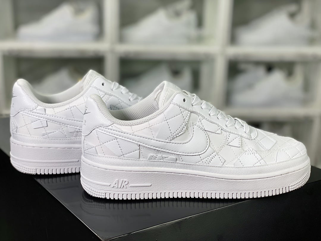 Nike Billie Eilish Branco com Detalhes em Tecido - Vista 2