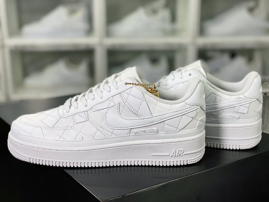 Nike Billie Eilish Branco com Detalhes em Tecido - Vista 3