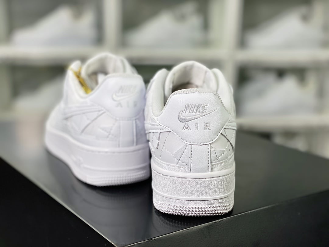 Nike Billie Eilish Branco com Detalhes em Tecido - Vista 4