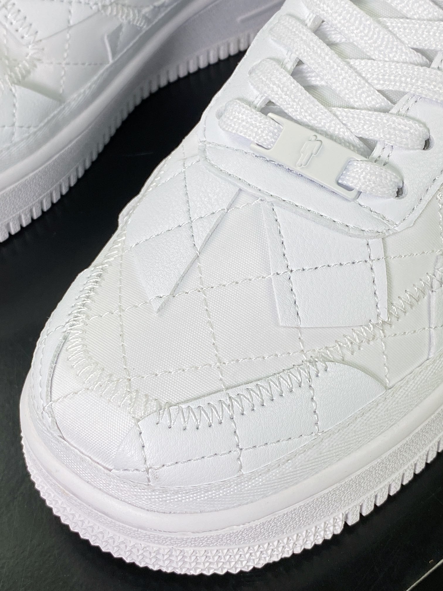 Nike Billie Eilish Branco com Detalhes em Tecido - Vista 6