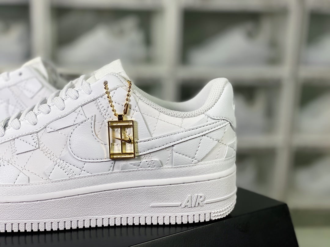 Nike Billie Eilish Branco com Detalhes em Tecido - Vista 9