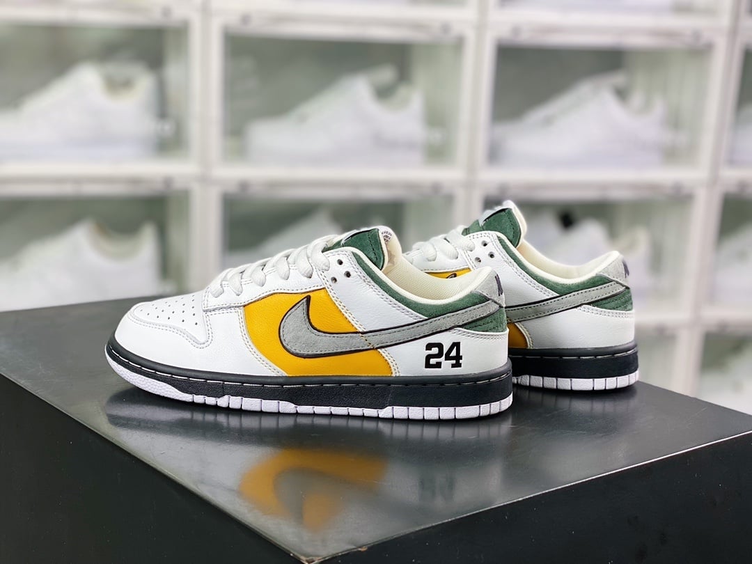 NK Dunk Low Kobe Branco e Amarelo 24 - Vista 2