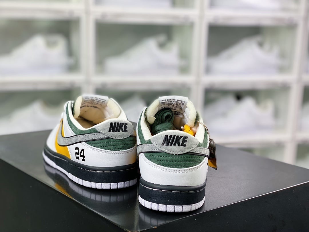 NK Dunk Low Kobe Branco e Amarelo 24 - Vista 3