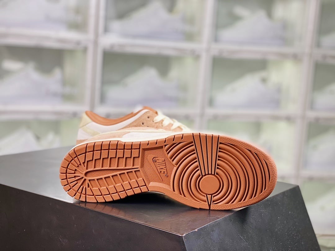 NK Dunk Low Creme e Castanho Milk Tea - Vista 4