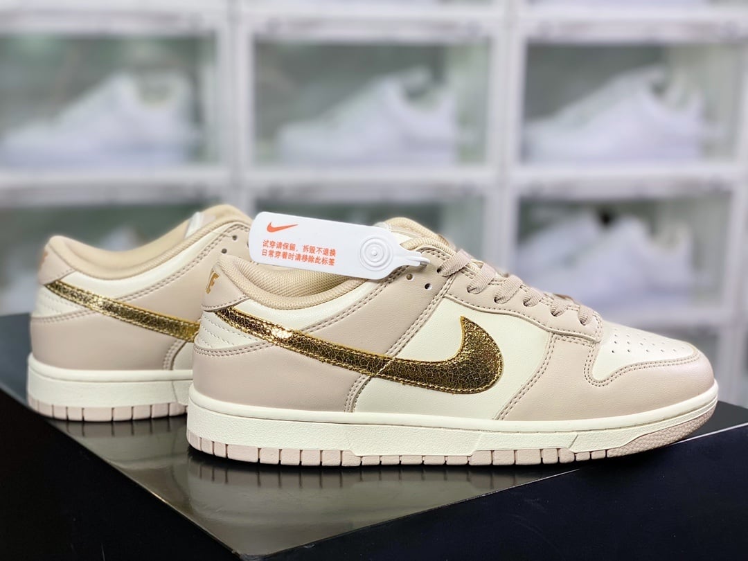 NK Dunk Low Rosa Branco Ouro - Vista 2