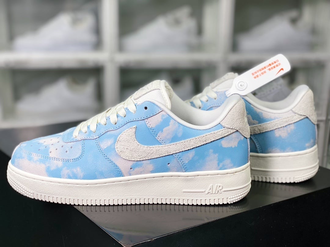 Nike Air Force 1 Tie-Dye Azul Céu e Nuvens - Vista 3