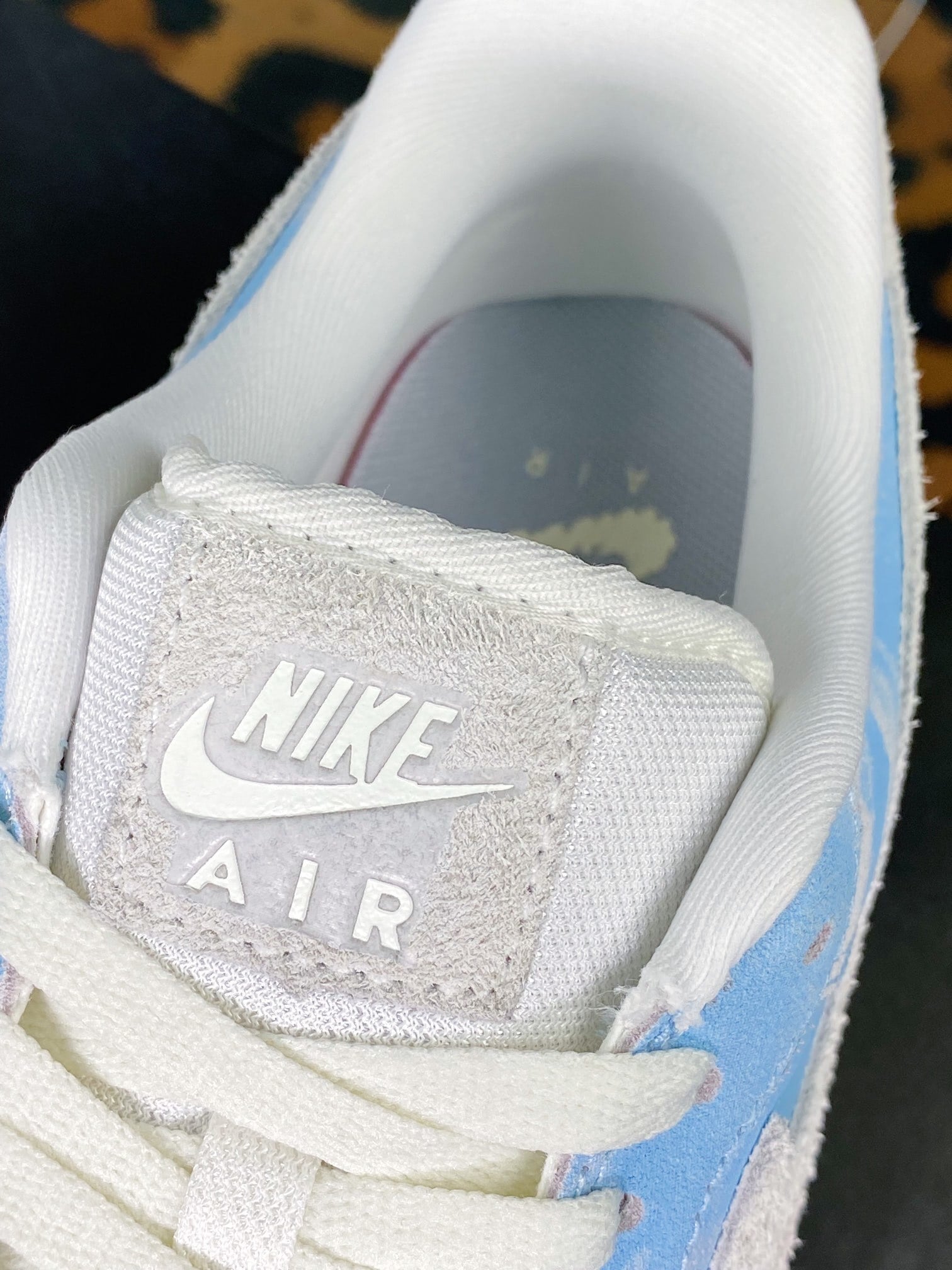 Nike Air Force 1 Tie-Dye Azul Céu e Nuvens - Vista 7