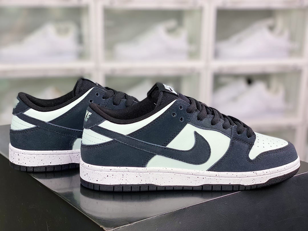 NK Dunk Low Camurça Efeito Pintura Diamante Oreo - Vista 2