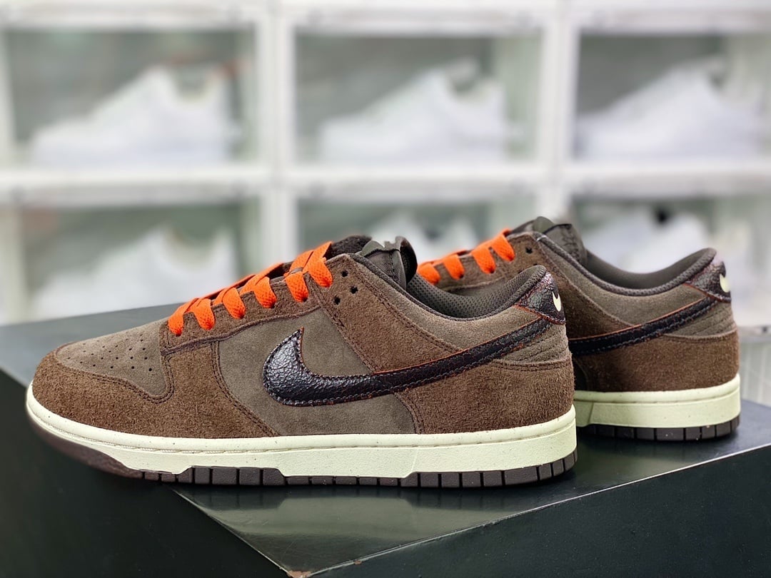 NK Dunk Low Castanho Preto Laranja - Vista 3