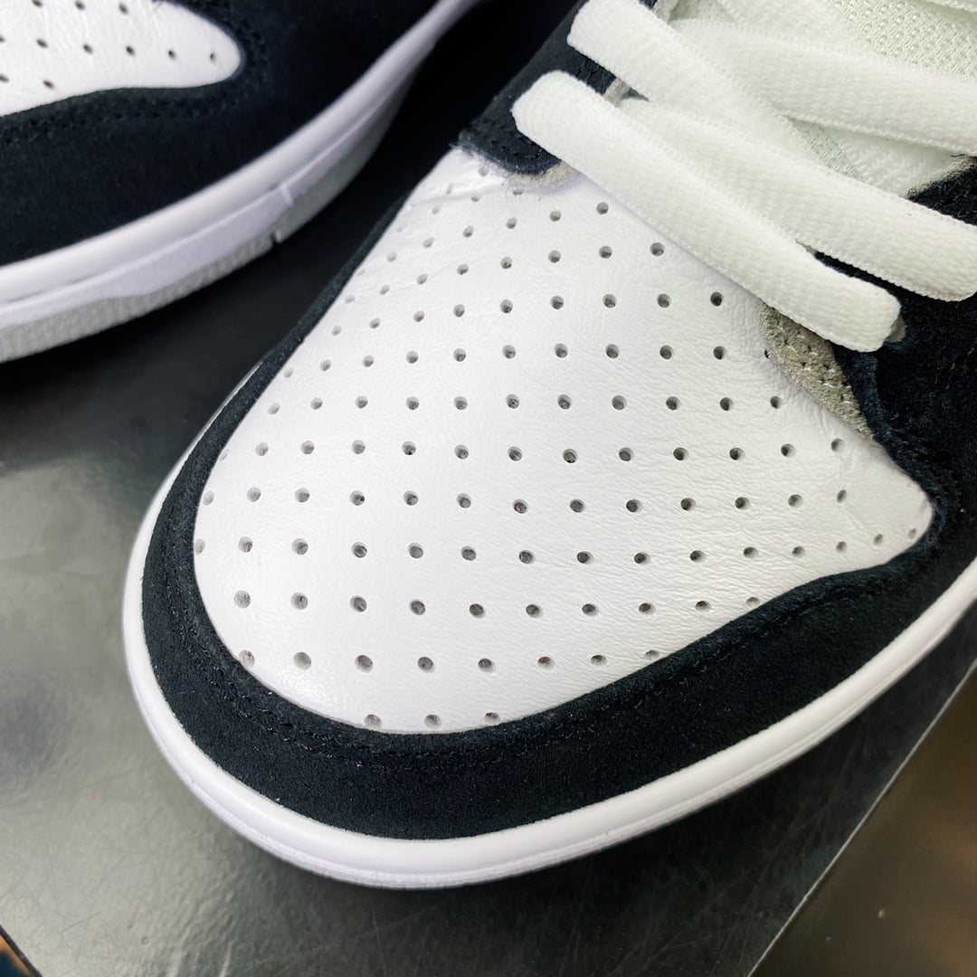 NK Dunk Low Preto, Cinza e Branco em Pelo - Vista 5