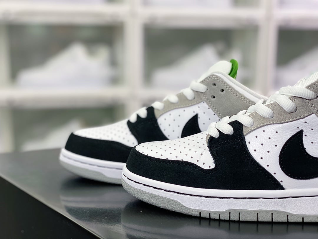 NK Dunk Low Preto, Cinza e Branco em Pelo - Vista 8