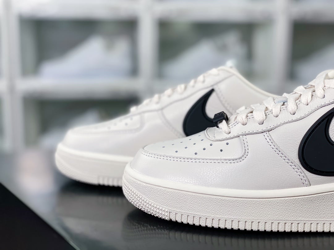 Nike Colaboração Creme e Preto com Hook - Vista 8
